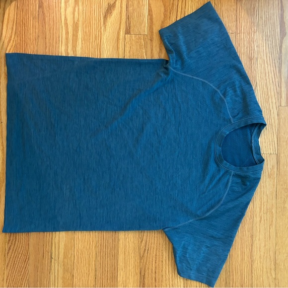 Lululemon blue t shirt. Men’s small - Picture 1 of 2